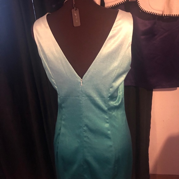 Green sheath dress. - Picture 3 of 3